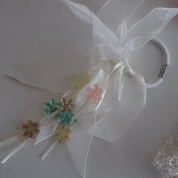 Girl's Hair Accessories - Picture 3 of 6